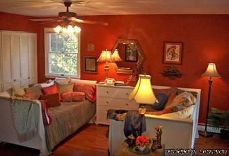 Bad Rock Bed And Breakfast Inn Колумбия-Фолс Номер фото